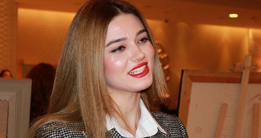 Mələkxanım Əyyubovanın qızı nişanlanıb - FOTO Mələkxanım Əyyubovanın qızı nişanlanıb - FOTO