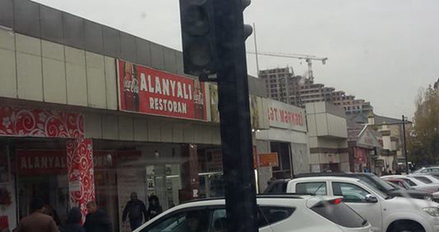 Bakixanovda gediş-gəliş iflic oldu: İşıqfor işləmir? Bakixanovda gediş-gəliş iflic oldu: İşıqfor işləmir?
