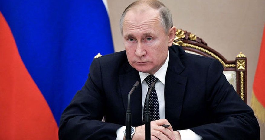 Putin altı nəfərin müşayiəti ilə tualetə getdi - VİDEO Putin altı nəfərin müşayiəti ilə tualetə getdi - VİDEO