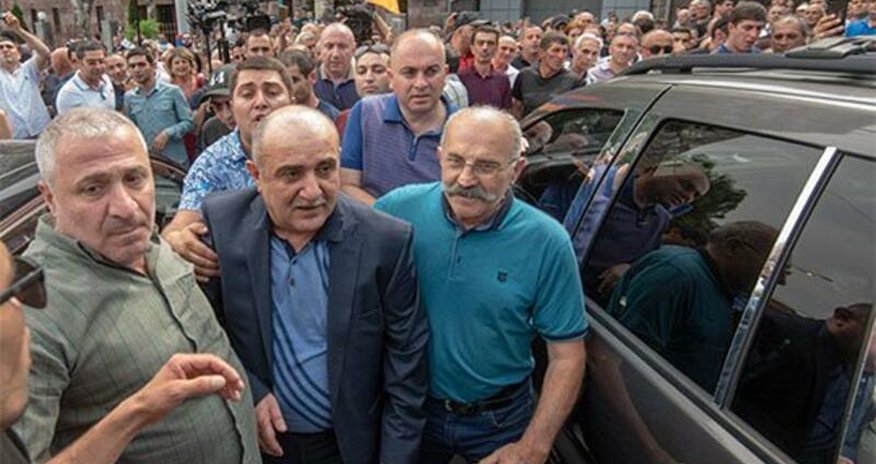 Qarabağda ermənilər AYAĞA QALXDI: etirazlar davam edir Qarabağda ermənilər AYAĞA QALXDI: etirazlar davam edir