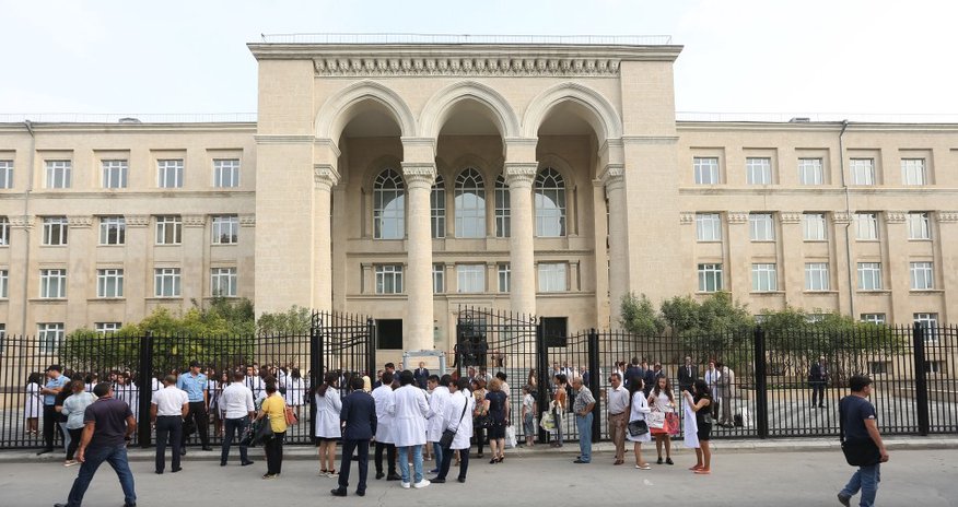 Bakıda bu universitetdən 35 tələbə qovuldu Bakıda bu universitetdən 35 tələbə qovuldu