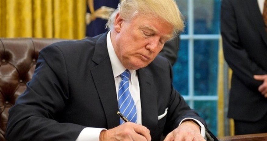 Трамп заявил о важности права на оружие после стрельбы в Техасе Трамп заявил о важности права на оружие после стрельбы в Техасе