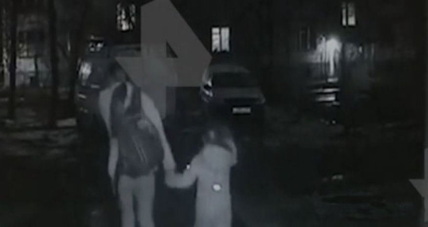 Yeni il gecəsi 7 yaşlı qızı belə oğurladılar – VİDEO Yeni il gecəsi 7 yaşlı qızı belə oğurladılar – VİDEO