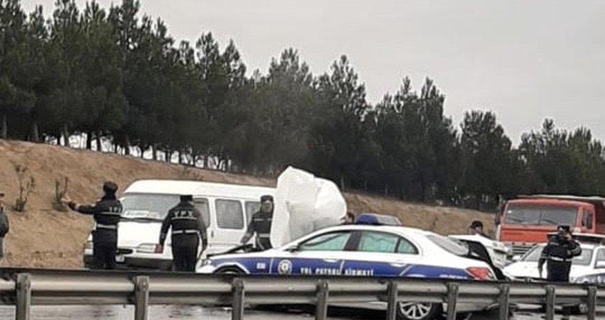 Polis maşını qəzaya uğradı Polis maşını qəzaya uğradı