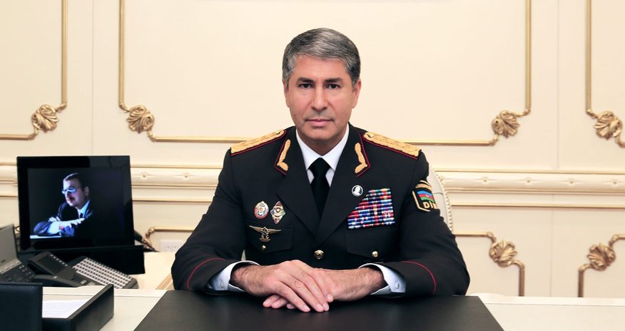 Вилаят Эйвазов отправил в распоряжение весь личный состав дорожной полиции Вилаят Эйвазов отправил в распоряжение весь личный состав дорожной полиции
