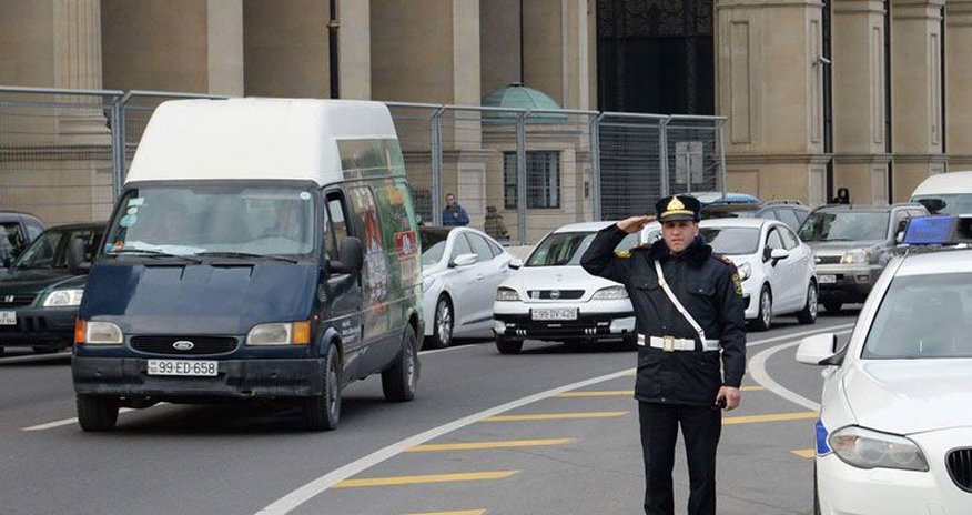 Корабли, автомобили и поезда дали звуковые сигналы Корабли, автомобили и поезда дали звуковые сигналы