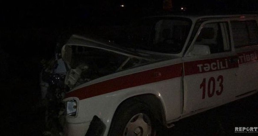 Eyni çağırışa gedən 3 təcili yardım maşını qəzaya düşdü - yaralılar var Eyni çağırışa gedən 3 təcili yardım maşını qəzaya düşdü - yaralılar var