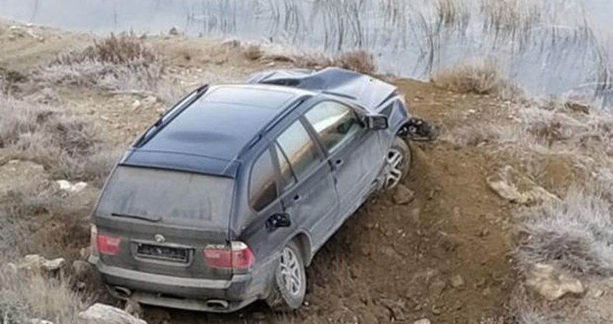 ДТП в Баку: BMW X5 оказался в кювете - ВИДЕО ДТП в Баку: BMW X5 оказался в кювете - ВИДЕО
