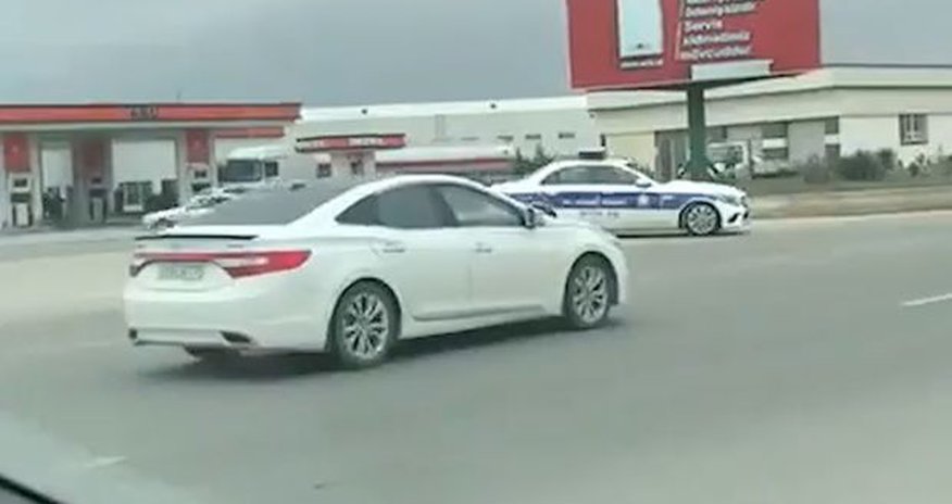 Bakıda yol polisi sürücülərə belə tələ qurur - VİDEO Bakıda yol polisi sürücülərə belə tələ qurur - VİDEO