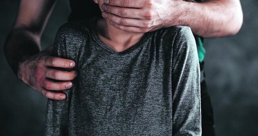 Ağsuda dəhşət: Ata 11 yaşlı oğluna təcavüz edən manyakı 250 manata bağışladı - VİDEO Ağsuda dəhşət: Ata 11 yaşlı oğluna təcavüz edən manyakı 250 manata bağışladı - VİDEO