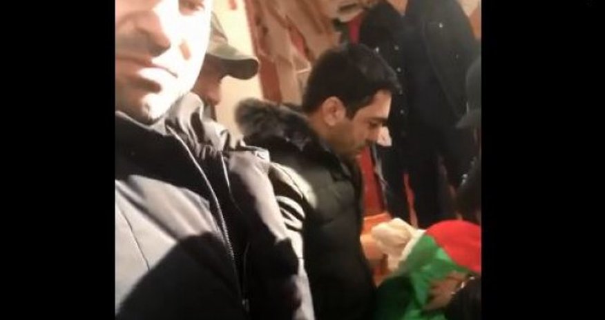 Kamil Qarabağ qazisinin cənazəsinin görüntülərini yaydı - VİDEO Kamil Qarabağ qazisinin cənazəsinin görüntülərini yaydı - VİDEO