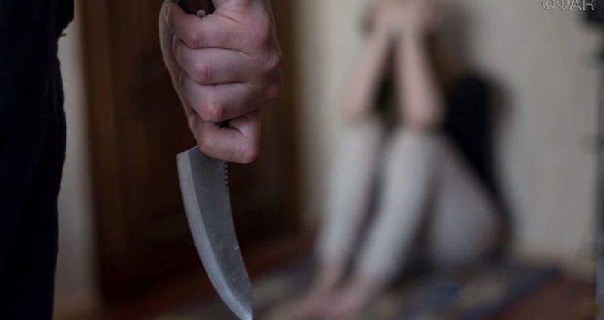 В Баку парень нанес девушке ножевые ранения из-за безответной любви В Баку парень нанес девушке ножевые ранения из-за безответной любви