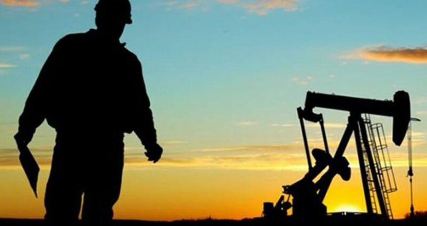 Neft daşlarında DƏHŞƏTLİ HADİSƏ: geoloq dözməyib damarlarını doğradı Neft daşlarında DƏHŞƏTLİ HADİSƏ: geoloq dözməyib damarlarını doğradı
