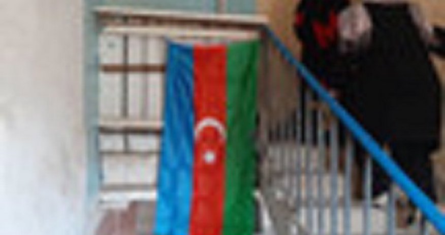Gəncədə şəhidimizin vida mərasimi keçirilir - YENİLƏNİR - FOTO Gəncədə şəhidimizin vida mərasimi keçirilir - YENİLƏNİR - FOTO