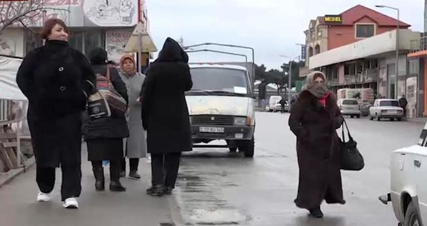 Bir qadının dəyəri 5 manat - Azərbaycanda qadın qul bazarı - VİDEO Bir qadının dəyəri 5 manat - Azərbaycanda qadın qul bazarı - VİDEO