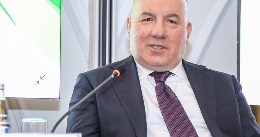 Elman Rüstəmovdan daha bir dollar açıqlaması Elman Rüstəmovdan daha bir dollar açıqlaması