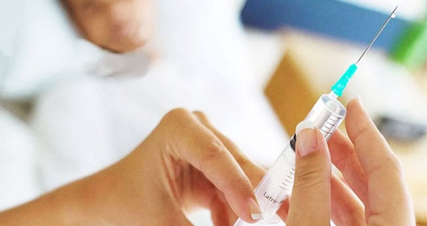 Azərbaycanda anası qızdırmalı uşağa antibiotik vurdu, öldü Azərbaycanda anası qızdırmalı uşağa antibiotik vurdu, öldü
