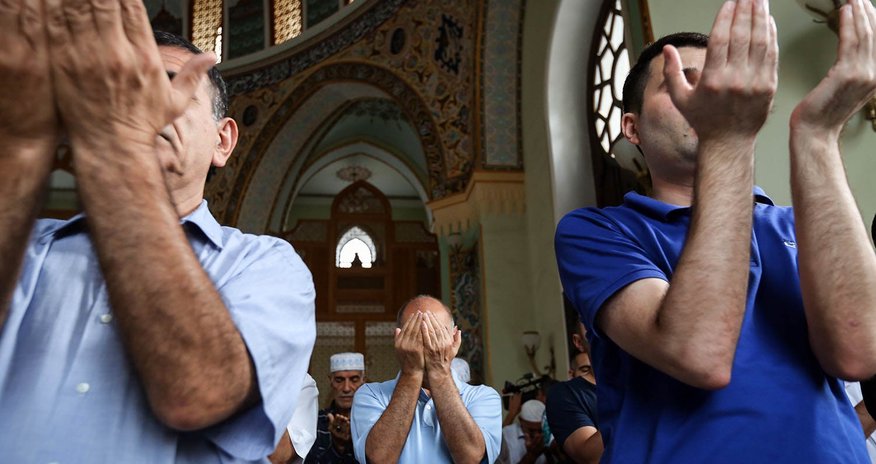 Dini ritual xidmətlər də qadağan edildi Dini ritual xidmətlər də qadağan edildi
