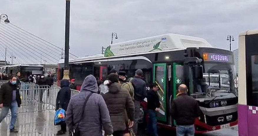 Bakıda ekspres avtobuslarda sərnişin sıxlığı - VİDEO Bakıda ekspres avtobuslarda sərnişin sıxlığı - VİDEO