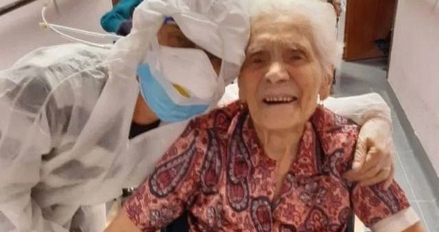 İtaliyada 104 yaşlı qoca iki ölümcül virusa qalib gəlib İtaliyada 104 yaşlı qoca iki ölümcül virusa qalib gəlib