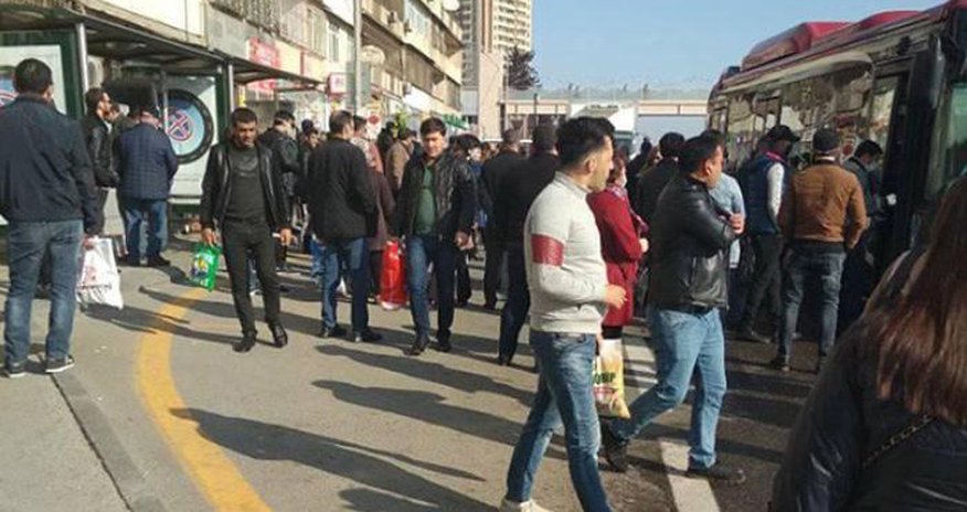 Bakı bu gün - Artıq maska taxan yoxdur... - FOTO Bakı bu gün - Artıq maska taxan yoxdur... - FOTO