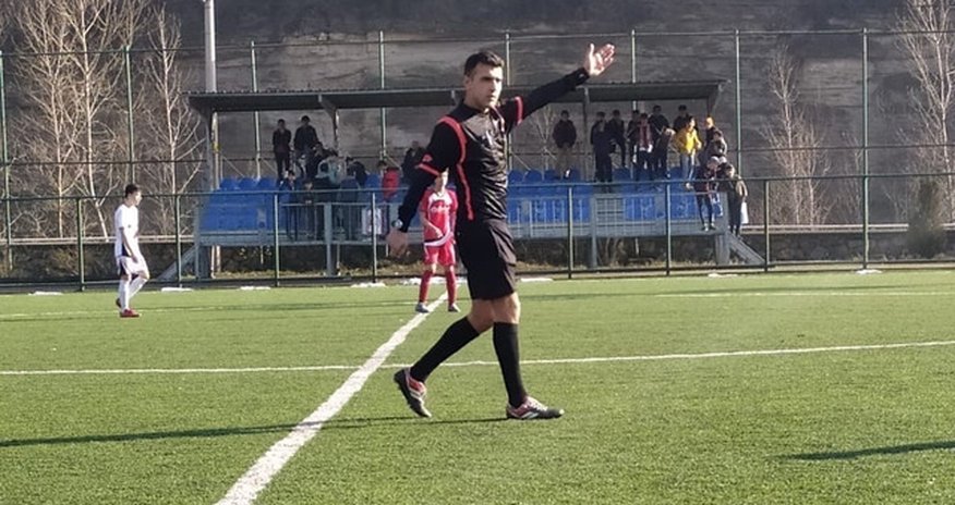 Azərbaycanlı hakim: "Az da olsa, dad və qoxuları hiss edə bilirəm" Azərbaycanlı hakim: "Az da olsa, dad və qoxuları hiss edə bilirəm"