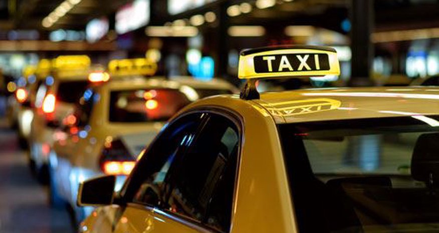 Taksidə ön oturacaqlarda oturmaq qadağan edildi Taksidə ön oturacaqlarda oturmaq qadağan edildi