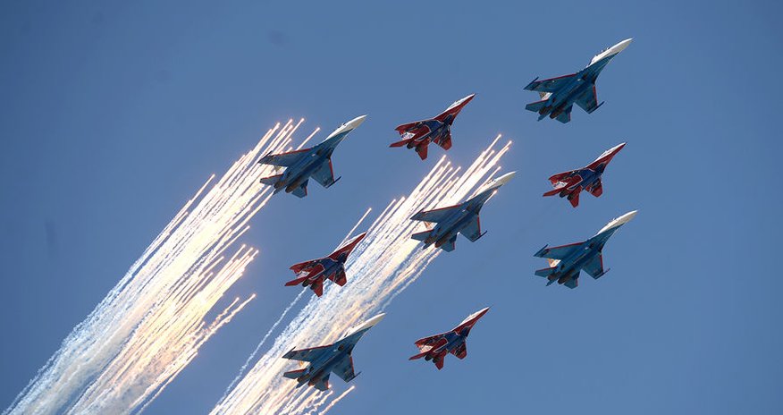 Воздушный парад прошел в Москве Воздушный парад прошел в Москве