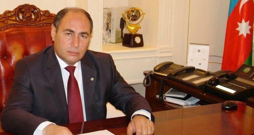 İcra başçısı qorxu içində: maaş kartlarını “qaytarır” – FAKTLAR İcra başçısı qorxu içində: maaş kartlarını “qaytarır” – FAKTLAR