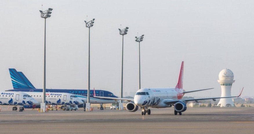 AZAL вернул 100 азербайджанцев из Польши AZAL вернул 100 азербайджанцев из Польши