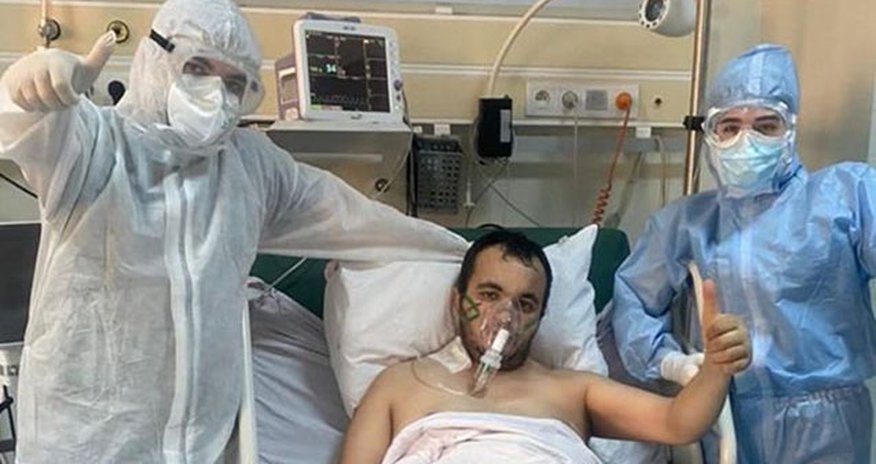Azərbaycanda 37 yaşlı kişi 25 günlük mübarizədən sonra COVID-19-dan sağaldı - FOTO Azərbaycanda 37 yaşlı kişi 25 günlük mübarizədən sonra COVID-19-dan sağaldı - FOTO