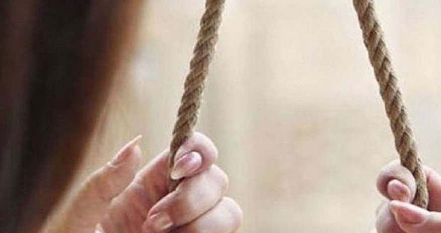 Qaxda 28 yaşlı 3 uşaq anası intihar edib Qaxda 28 yaşlı 3 uşaq anası intihar edib