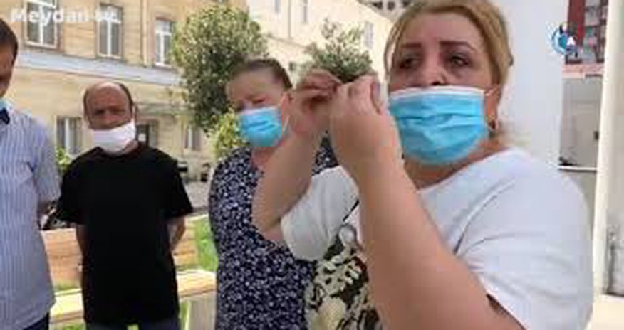 Dializ xəstələri Mərkəzi Neftçilər xəstəxanasının önündə aksiya edib- VİDEO Dializ xəstələri Mərkəzi Neftçilər xəstəxanasının önündə aksiya edib- VİDEO
