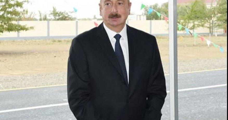 Prezident Qobustanda modul tipli xəstəxananın açılışında Prezident Qobustanda modul tipli xəstəxananın açılışında