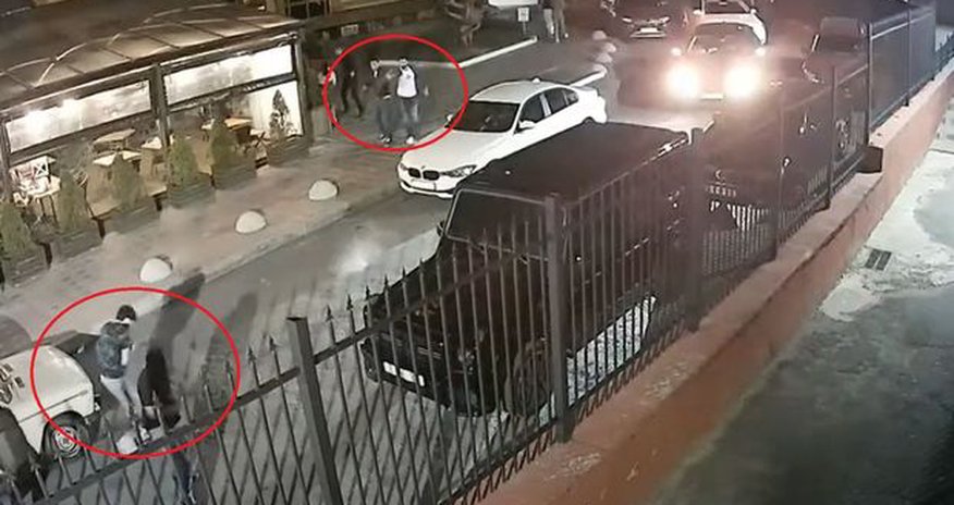 Kiyevdə azərbaycanlı tələbələrə silahlı hücumun görüntüləri ortaya çıxıb - VİDEO Kiyevdə azərbaycanlı tələbələrə silahlı hücumun görüntüləri ortaya çıxıb - VİDEO