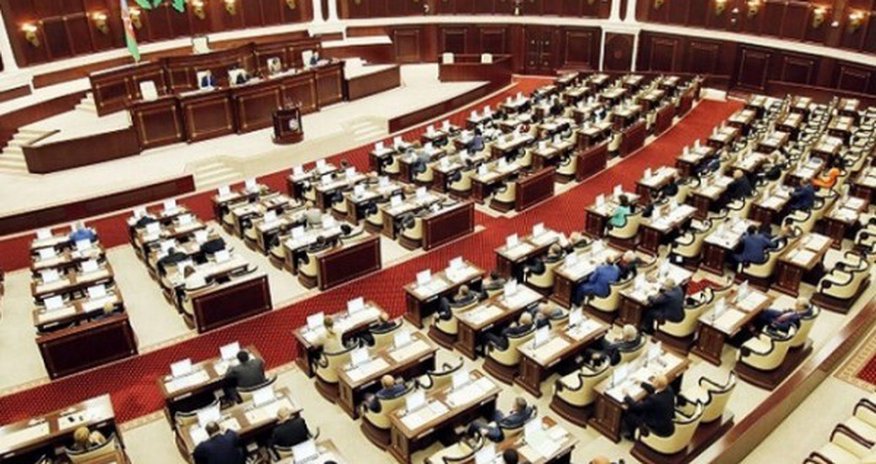 Parlament büdcəyə dəyişiklikləri təsdiqlədi Parlament büdcəyə dəyişiklikləri təsdiqlədi