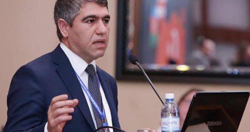 Deputat ölkəyə gətirilən mallara tətbiq olunan limitin azaldılmasını tənqid etdi Deputat ölkəyə gətirilən mallara tətbiq olunan limitin azaldılmasını tənqid etdi