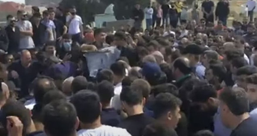 Karantini pozan Orxan Lökbatanlı və Elşən Xəzər də cərimələndi - FOTOLAR Karantini pozan Orxan Lökbatanlı və Elşən Xəzər də cərimələndi - FOTOLAR