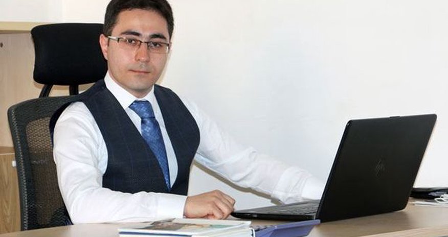 Azərbaycanda jurnalistə vəzifə verildi Azərbaycanda jurnalistə vəzifə verildi