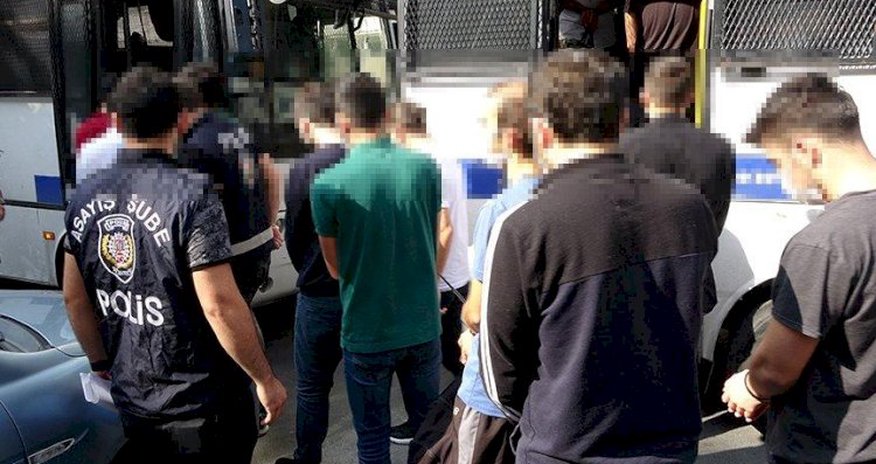 Türkiyə ordusunun 53 zabiti saxlanıldı Türkiyə ordusunun 53 zabiti saxlanıldı
