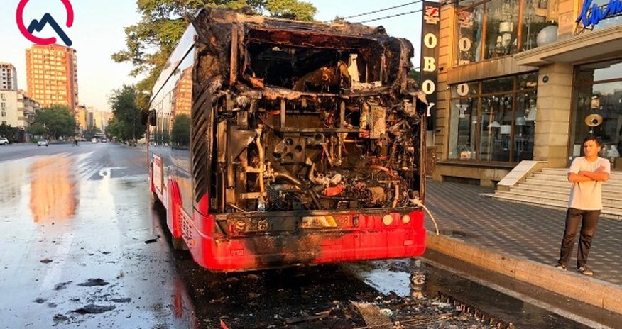 Bakıda “BakuBus” yandı - FOTO- YENİLƏNİB Bakıda “BakuBus” yandı - FOTO- YENİLƏNİB