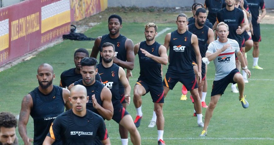 "Qalatasaray" Bakıya yollandı "Qalatasaray" Bakıya yollandı