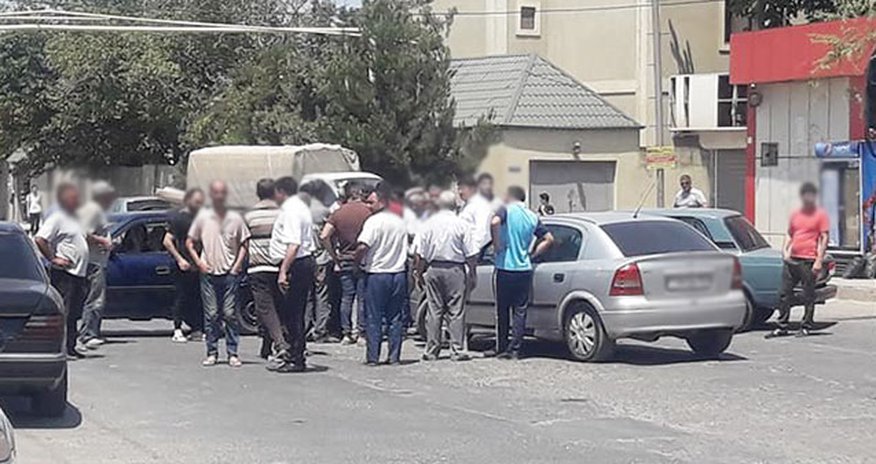 Göyçayda bir qrup sakin etiraz edib Göyçayda bir qrup sakin etiraz edib