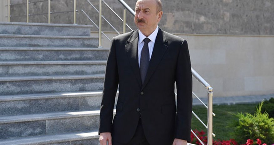 Prezident təməlqoyma mərasiminə qatıldı Prezident təməlqoyma mərasiminə qatıldı