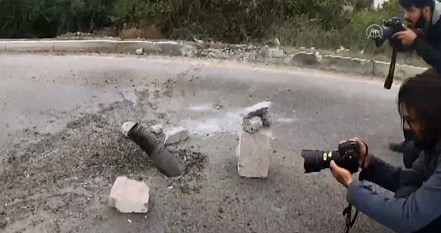 Anadolu Agentliyi jurnalistlərin atəşə tutulduğu anı görüntülədi - VIDEO Anadolu Agentliyi jurnalistlərin atəşə tutulduğu anı görüntülədi - VIDEO