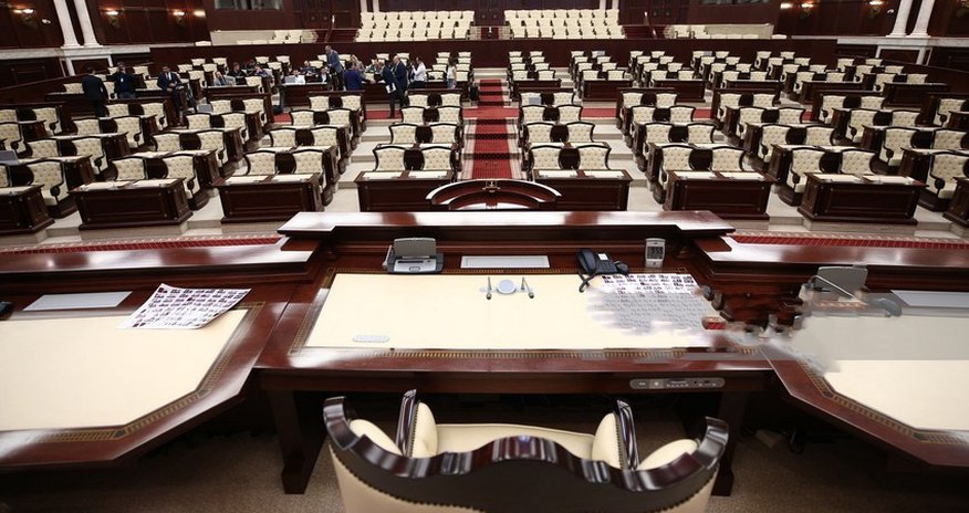 Parlament təhsil haqqı ilə bağlı məsələni qəbul etdi Parlament təhsil haqqı ilə bağlı məsələni qəbul etdi