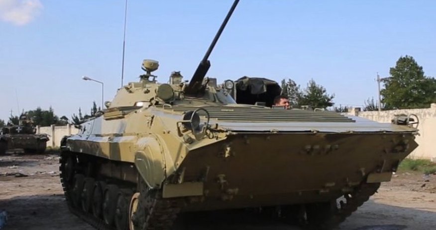 Azərbaycan düşmənin atıb getdiyi tankları rəngləyir — VİDEO Azərbaycan düşmənin atıb getdiyi tankları rəngləyir — VİDEO