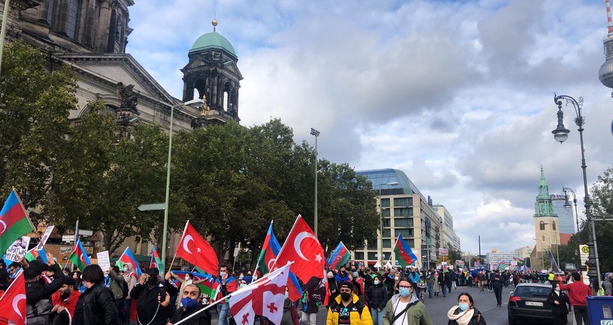 Berlində azərbaycanlıların möhtəşəm aksiyası - FOTOLAR Berlində azərbaycanlıların möhtəşəm aksiyası - FOTOLAR
