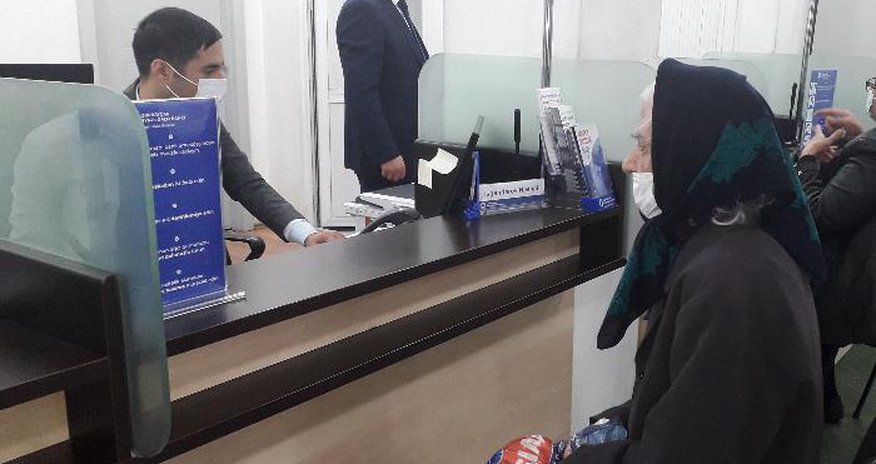 86 yaşlı tənha qadın pensiyasını orduya bağışladı - FOTO 86 yaşlı tənha qadın pensiyasını orduya bağışladı - FOTO