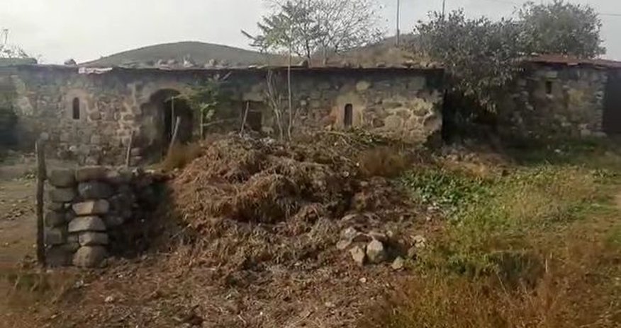 Reza Deqati Qubadlıda gördüklərindən dəhşətə gəldi: “Məscid illərdi donuz tövləsi kimi istifadə olunub” - FOTO Reza Deqati Qubadlıda gördüklərindən dəhşətə gəldi: “Məscid illərdi donuz tövləsi kimi istifadə olunub” - FOTO
